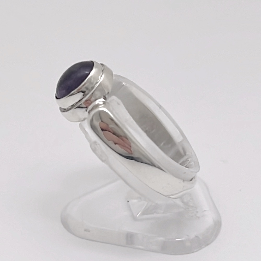 Women’s Sterling Silver Amethyst Cabochon Band